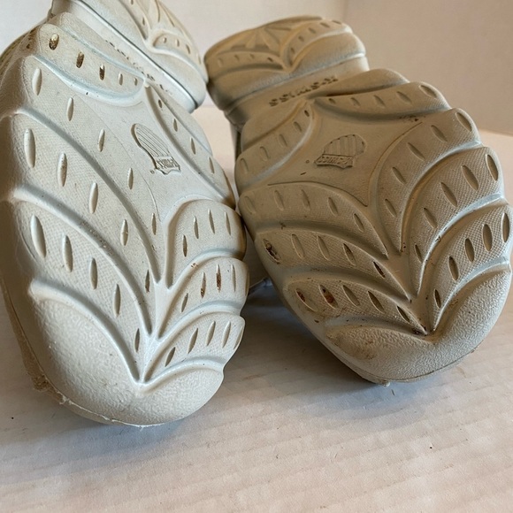 K-Swiss Limited Edition Suede Tennie Shoes Cream Color Size 8.5 - Picture 12 of 14